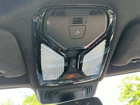 Used 2021 BMW X7 M50i AWD/4WD image 46