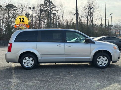 Used 2010 Dodge Grand Caravan SE w/ Climate Group image 5