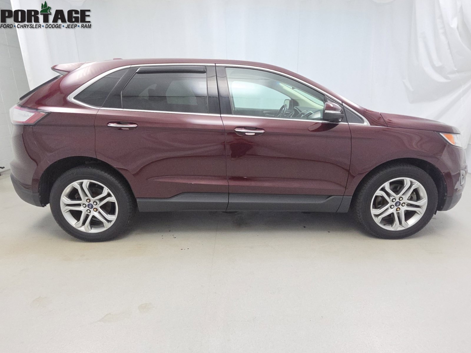 Used 2017 Ford Edge Titanium w/ Equipment Group 301A AWD/4WD image 8