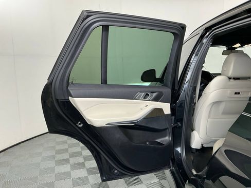 Used 2022 BMW X5 xDrive40i w/ M Sport Package AWD/4WD image 24