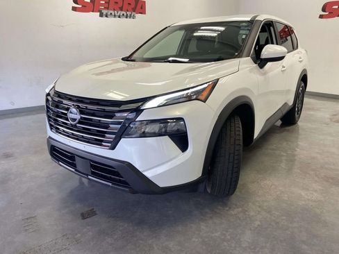 Used 2024 Nissan Rogue SV AWD/4WD image 7