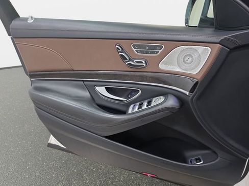 Used 2016 Mercedes-Benz S 550 Sedan image 26