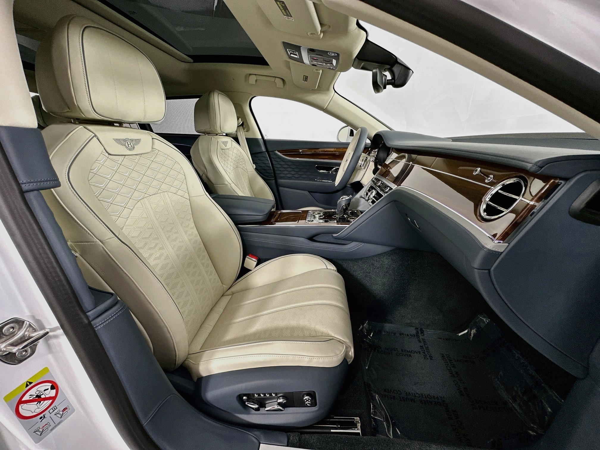 Certified 2025 Bentley Flying Spur Plug-In Hybrid AWD/4WD image 29
