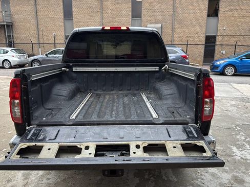 Used 2005 Nissan Frontier SE RWD image 11