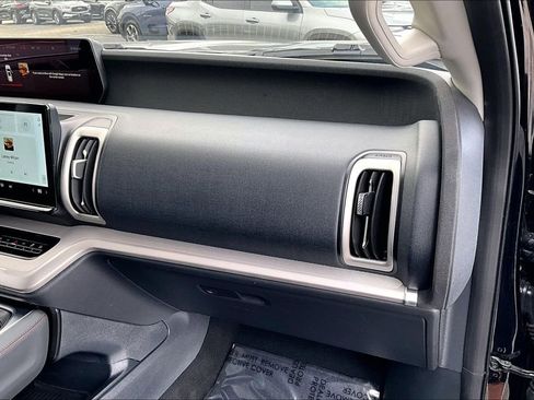 Used 2025 Ford Expedition Max Active image 19