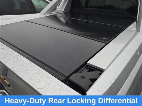 Used 2013 Chevrolet Avalanche LTZ image 19