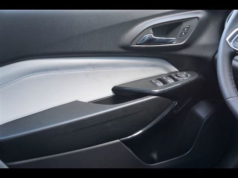 New 2026 Chevrolet Trax LT w/ Driver Confidence Package FWD image 16