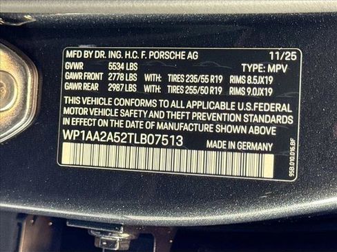 Certified 2026 Porsche Macan AWD/4WD image 27