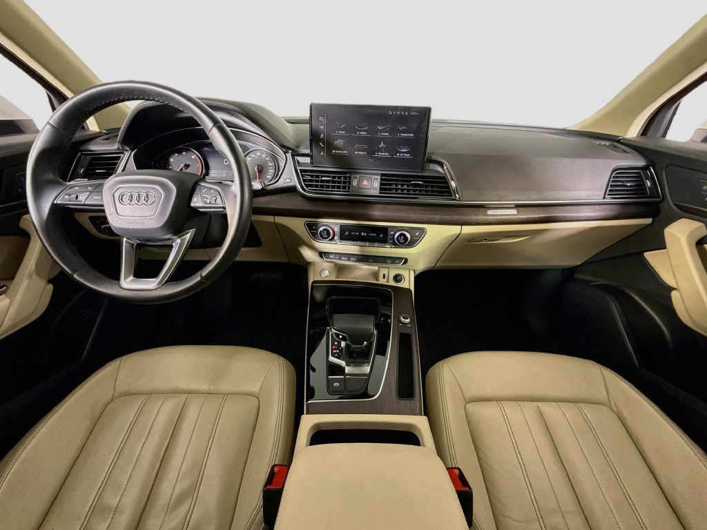 Used 2022 Audi Q5 2.0T Premium w/ Convenience Package AWD/4WD image 9