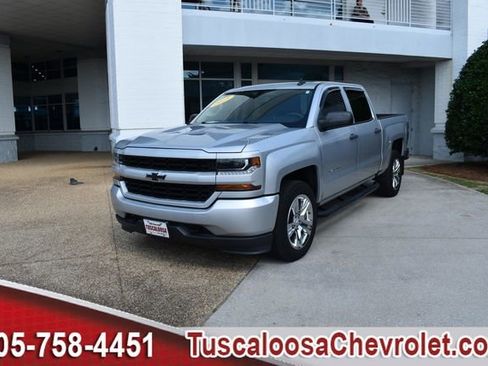Used 2018 Chevrolet Silverado 1500 Custom w/ Custom Value Package RWD image 4