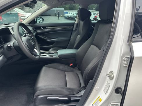 Used 2018 Honda Accord LX image 9