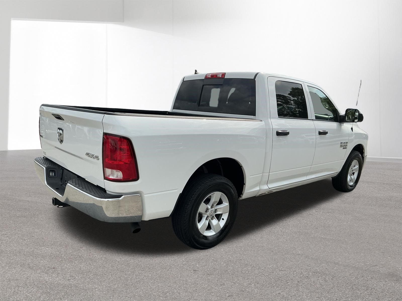 Used 2023 RAM 1500 Classic SLT w/ Trailer & Traction Group AWD/4WD image 3