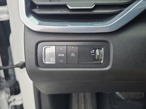 Certified 2025 GMC Acadia Elevation FWD image 24