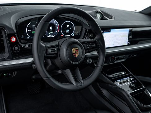 New 2025 Porsche Cayenne E-Hybrid image 13