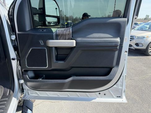 Used 2017 Ford F250 Lariat w/ Lariat Value Package image 20