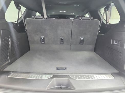 Used 2025 GMC Yukon XL Denali AWD/4WD image 43