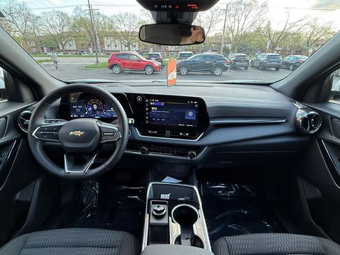 Used 2026 Chevrolet Equinox LT image 15