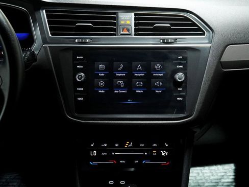 Used 2023 Volkswagen Tiguan SE image 15