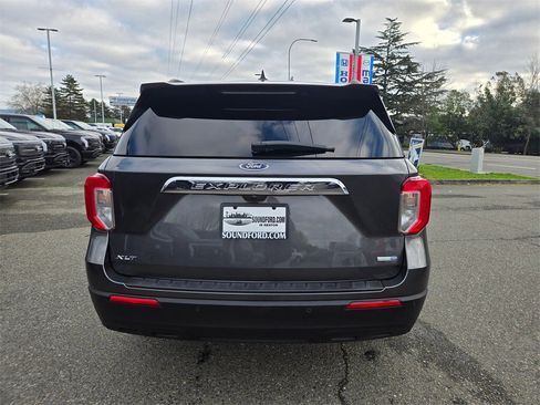 Used 2020 Ford Explorer XLT image 6