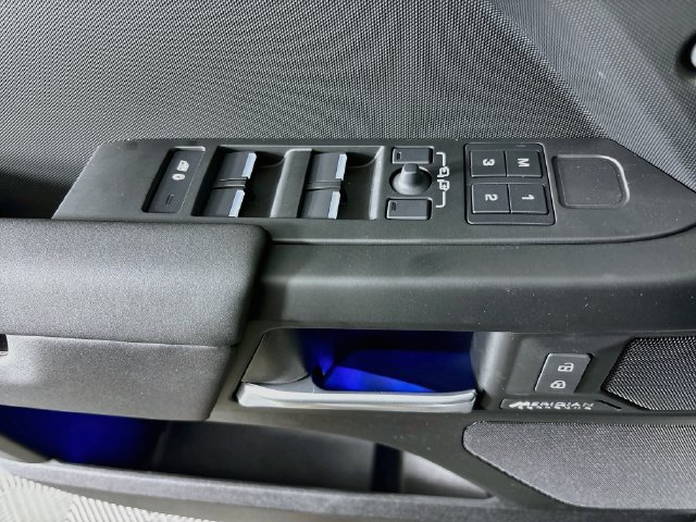 New 2026 Land Rover Defender 110 X-Dynamic SE AWD/4WD image 19