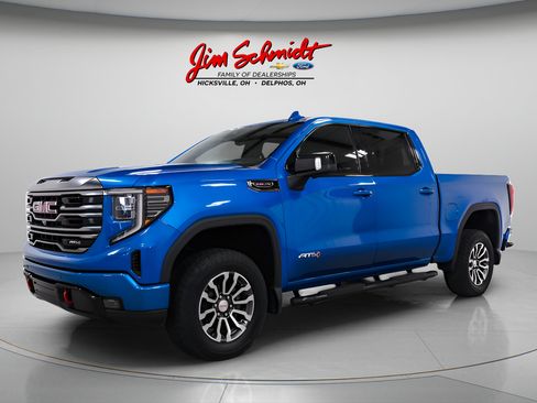 Used 2023 GMC Sierra 1500 AT4 w/ Technology Package AWD/4WD image 3