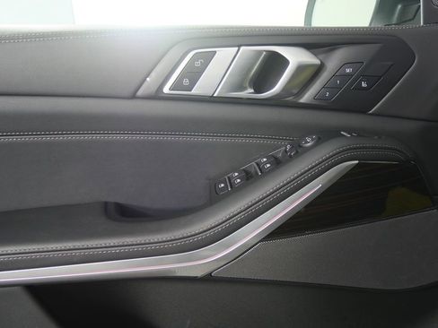 Certified 2025 BMW X5 xDrive40i image 8