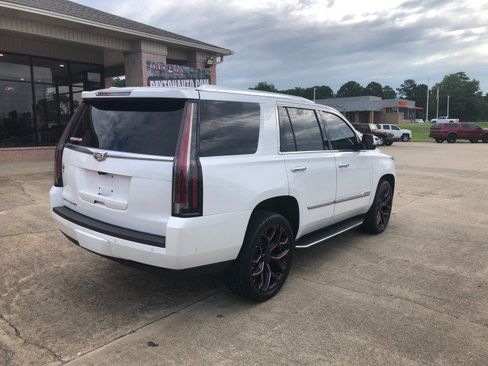 Used 2019 Cadillac Escalade Premium Luxury AWD/4WD image 4