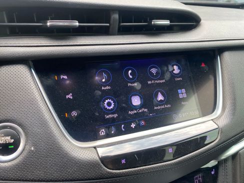 Used 2020 Cadillac XT5 Premium Luxury FWD image 12