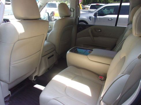 Used 2017 INFINITI QX80 4WD w/ Driver Assistance Package image 7