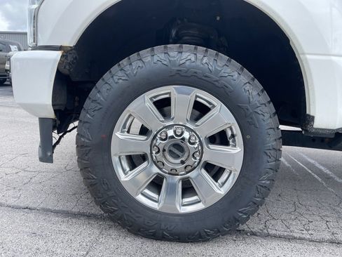Used 2020 Ford F250 Platinum w/ FX4 Off-Road Package AWD/4WD image 32