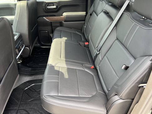 Used 2021 Chevrolet Silverado 1500 High Country w/ Technology Package AWD/4WD image 25