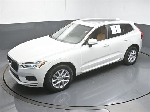 Used 2018 Volvo XC60 T5 Momentum w/ Vision Package image 44