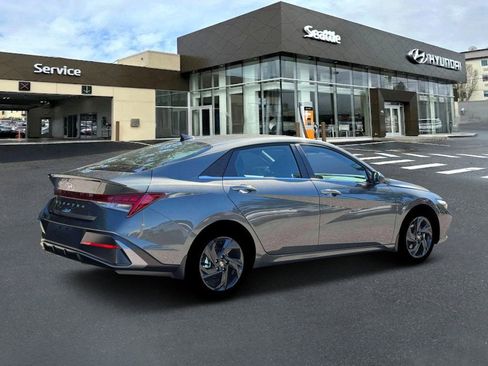 New 2026 Hyundai Elantra SEL Sport Premium FWD image 8