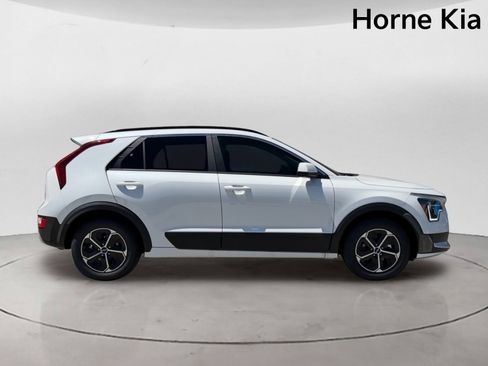 New 2026 Kia Niro LX FWD image 3