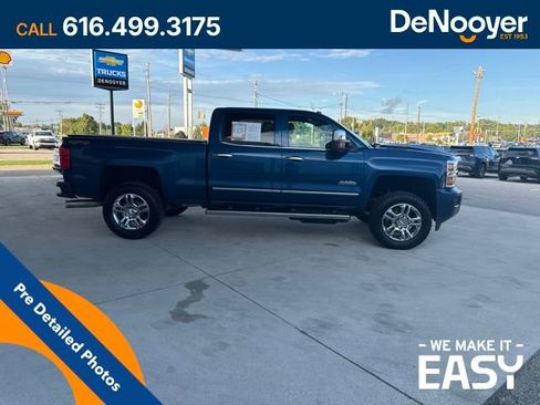 Used 2017 Chevrolet Silverado 2500 High Country w/ Duramax Plus Package AWD/4WD image 9