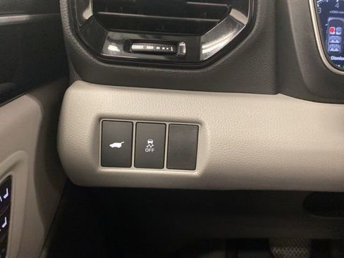 Certified 2025 Honda Pilot Touring image 19