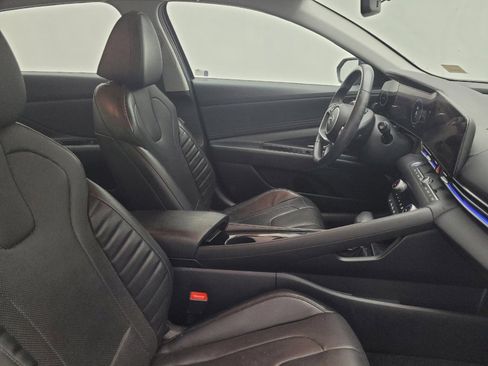 Used 2023 Hyundai Elantra Limited image 21
