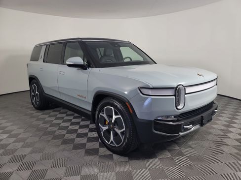 Used 2024 Rivian R1S Adventure image 7
