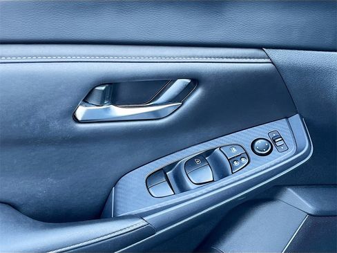 Used 2023 Nissan Sentra S image 16