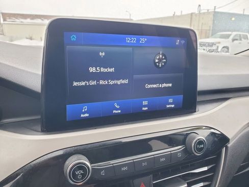 Used 2021 Ford Escape SE w/ SE Sport Appearance Package image 22