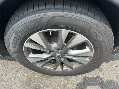 Used 2015 Nissan Murano S FWD image 20