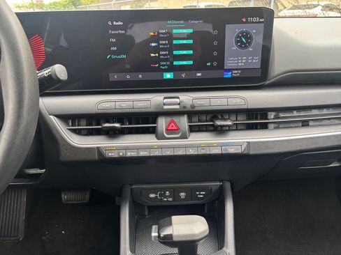 Used 2025 Kia K4 FWD image 17