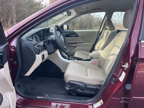 Used 2016 Honda Accord LX image 8