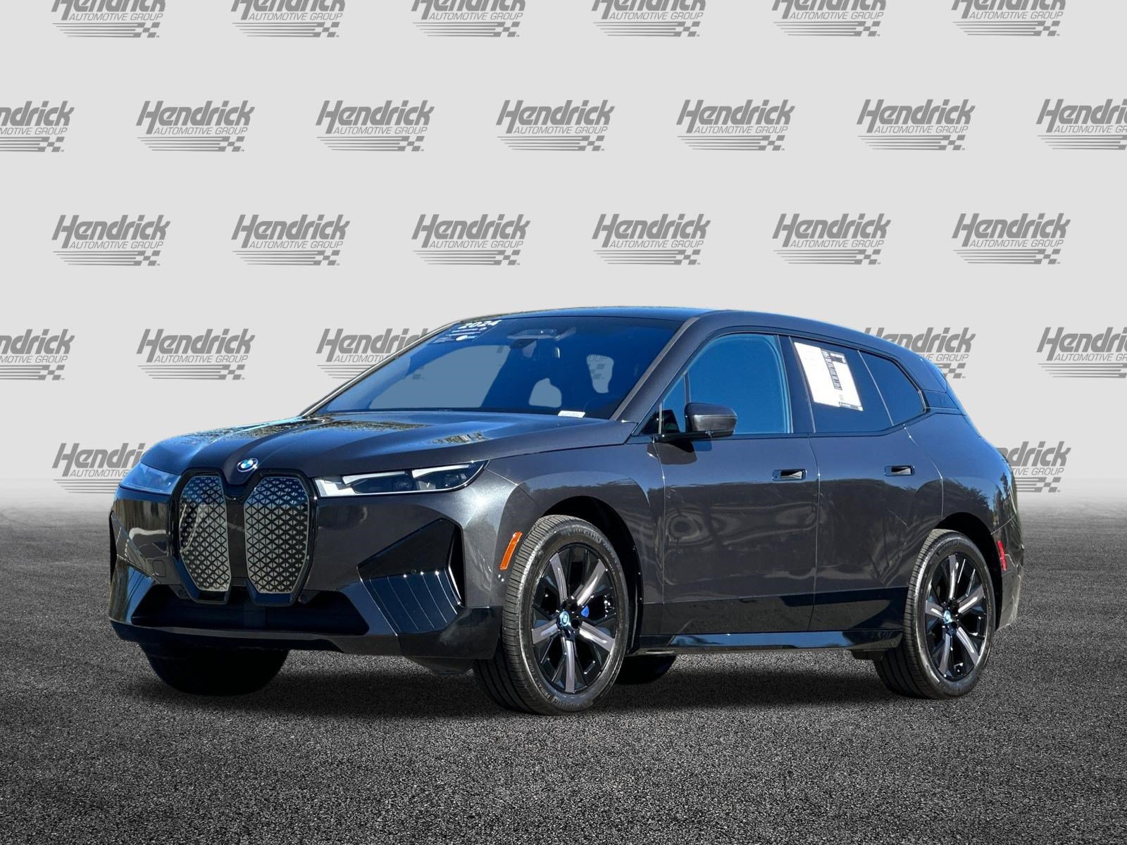 Used 2024 BMW iX xDrive50 w/ Sport Package AWD/4WD image 9