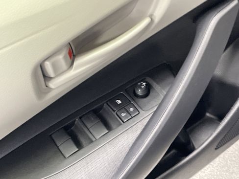 Used 2025 Toyota Corolla LE FWD image 15