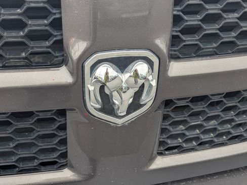 Used 2018 RAM 1500 Express AWD/4WD image 12