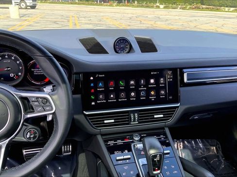 Used 2022 Porsche Cayenne GTS image 8