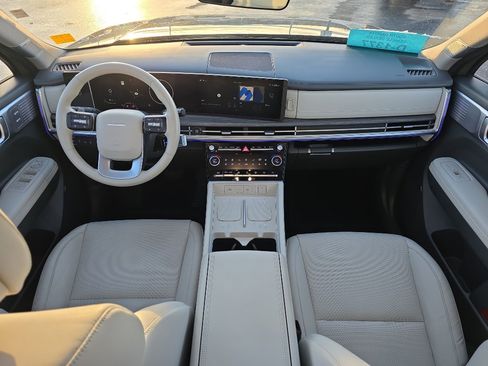 Used 2025 Hyundai Santa Fe Limited image 21