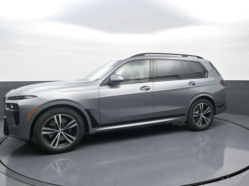 Used 2026 BMW X7 xDrive40i w/ M Sport Package image 4