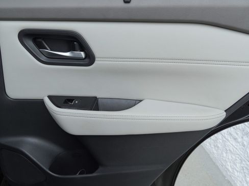 Used 2024 Nissan Rogue SL w/ SL Premium Package FWD image 31